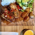 Delicatessen & Cafe ONU - シェフの釣り上げた鮮魚のムニエル