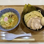 白楽 栗山製麺 - 料理写真:特製つけ麺 普通(茹で後400g)