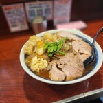 中華そば たた味 - 特製スタミナ中華(にんにく, あぶら, からめ), 大盛, 肩ロースチャーシュー一枚