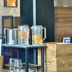 Delicatessen & Cafe ONU - フルーツの入ったお冷