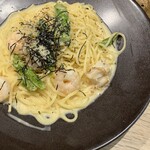 鎌倉パスタ - ぷりぷり海老と帆立の明太クリームソース。