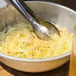 焼肉 ホルモン 明大前肉流通センター - 無限キャベツ