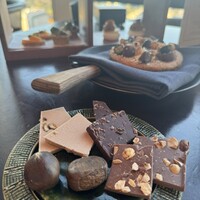 ザ タヴァン グリル＆ラウンジ - 