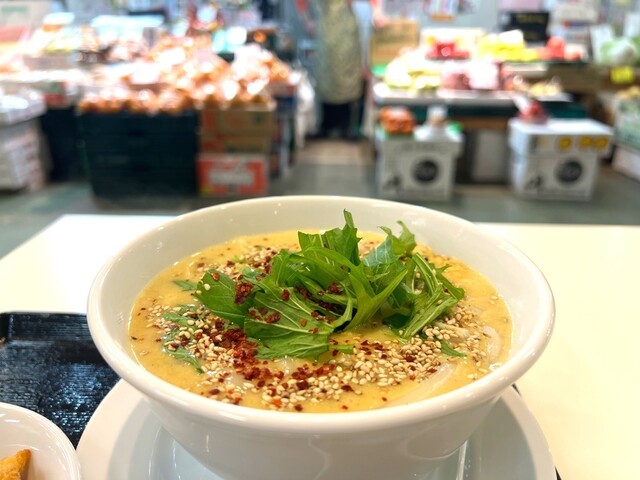 カレーうどん 鶴の屋（秋田）- 本格カレーうどんと季節メニュー