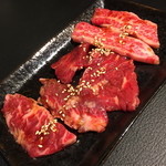 焼肉Dining零 - 焼肉ランチ（８５０円＋税）サラダ・キムチ・ライス・スープ付き。２０１４年１１月