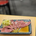 新宿ホルモン焼き だるま - 