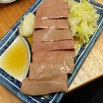 新宿もつ焼 芝浦ホルモン - レバ刺し