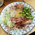 新宿もつ焼 芝浦ホルモン - タンユッケ