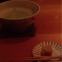 石塀小路豆ちゃ 京都 - 〆は抹茶をたててくれます。ほっこり。