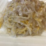 クレイジー餃子 - 地味ながら熱くて酸っぱくて芳ばしい白菜の漬物と春雨炒め880