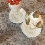 シャンドール - いちごパフェと栗パフェ