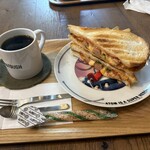 ラフ&タフ コーヒースタンド - クアトロサンド