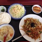 日替わりランチ　700円　ソース焼きそば+卵スープ