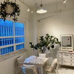 フエ° - 奥のテーブルにシュトーレン発見