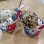 サーティワンアイスクリーム - ハローキティスペシャルダブルカップ