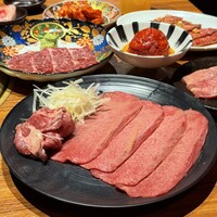 中目黒焼肉 登牛門 - 