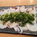 居酒屋 虎翼 - 生タコのネギまみれ