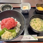 王様のまぐろ食堂 - 着丼したところ