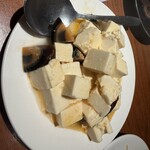 トマト餃子房 - ピータン豆腐