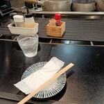 ど鉄板 なべきん 柳ヶ瀬 - カウンター前