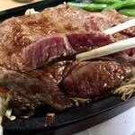 米沢牛亭 ぐっど - ランプ。ミディアム。綺麗なレア感。