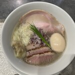 宍道湖しじみ中華蕎麦 琥珀 - 透き通った塩スープ