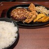 箸で食べるあつあつ鉄皿ハンバーグとカレーのお店