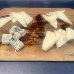 アンティーカ・ピッツェリア・ダ・ミケーレ - チーズ盛り合わせ