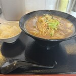やまむろラーメン - 料理写真: