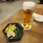 山本屋本店 - 【自家製漬物】と【生ビール】