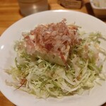 かれんど - コールスロー＋木綿豆腐＋削り節＋醤油ドレッシングのサラダ