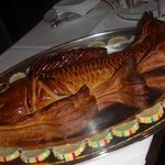 メゾン ポール・ボキューズ - ドドーンと登場！スズキのパイ包み焼き