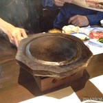 阿蘇庭 山見茶屋 - 2014.10.16(木)12時40分　馬肉を溶岩プレートで焼く「さくら膳」1910円　だご汁他