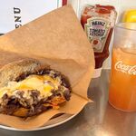 Suzie-Q - フィリーチーズステーキサンド