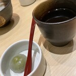 銀波 - 抹茶しずく饅頭、赤出汁