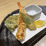 銀波 - 海老あられ揚げと蓮根のあおさ揚げ