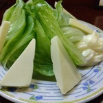 鶴亀 - チーズレタス 300円(税込)(2025年11月27日撮影)