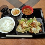 ホルモンいとうや - 料理写真:ホルモン焼き定食(ご飯少なめ)