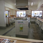 天ぷら七八 - 店内に入っても目の前で天婦羅を揚げてカウンターでいただく福岡では多い方式をとられてました。
            
