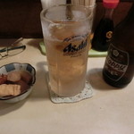 お通し２００円とホッピー