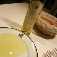 Terres de Truffes, Tokyo - バケットを白トリュフオイルにつけて。