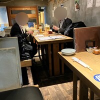 磯ぎよし - 店内テーブル席