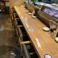 磯ぎよし - 店内カウンター席