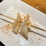 炭火やきとりと家庭創作料理 にこいち - 七味をかけた。そろそろタバコ臭がしてきたのでサラバ❗️