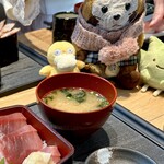 波なれ - 静岡の地味噌「あいじろ味噌」のお味噌汁もとってもおいしい♪('ﾛ')/'ﾛ')/'ﾛ')/'ﾛ')/うまーイ!!!
      京都の白味噌と田舎味噌の中間のような味わい♪