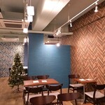 京かき氷 つみき - 店内テーブル席の様子～!!( ^o^)ﾉ