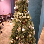 京かき氷 つみき - 店内中央に飾られたクリスマスツリー!!( ^o^)ﾉ