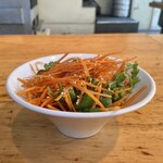 中目黒ひつじ - 人参パクチーサラダ