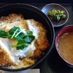 331845165 - かつ丼(玉子とじ) 1350円