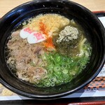 資さんうどん 今福鶴見店 - 肉うどんネギ多め＋天かす・おぼろ昆布トッピング